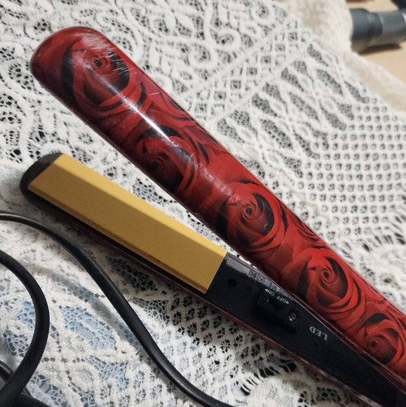 Chi‎ Hair Straightener Red and Black Swirl - Picture 2 of 4